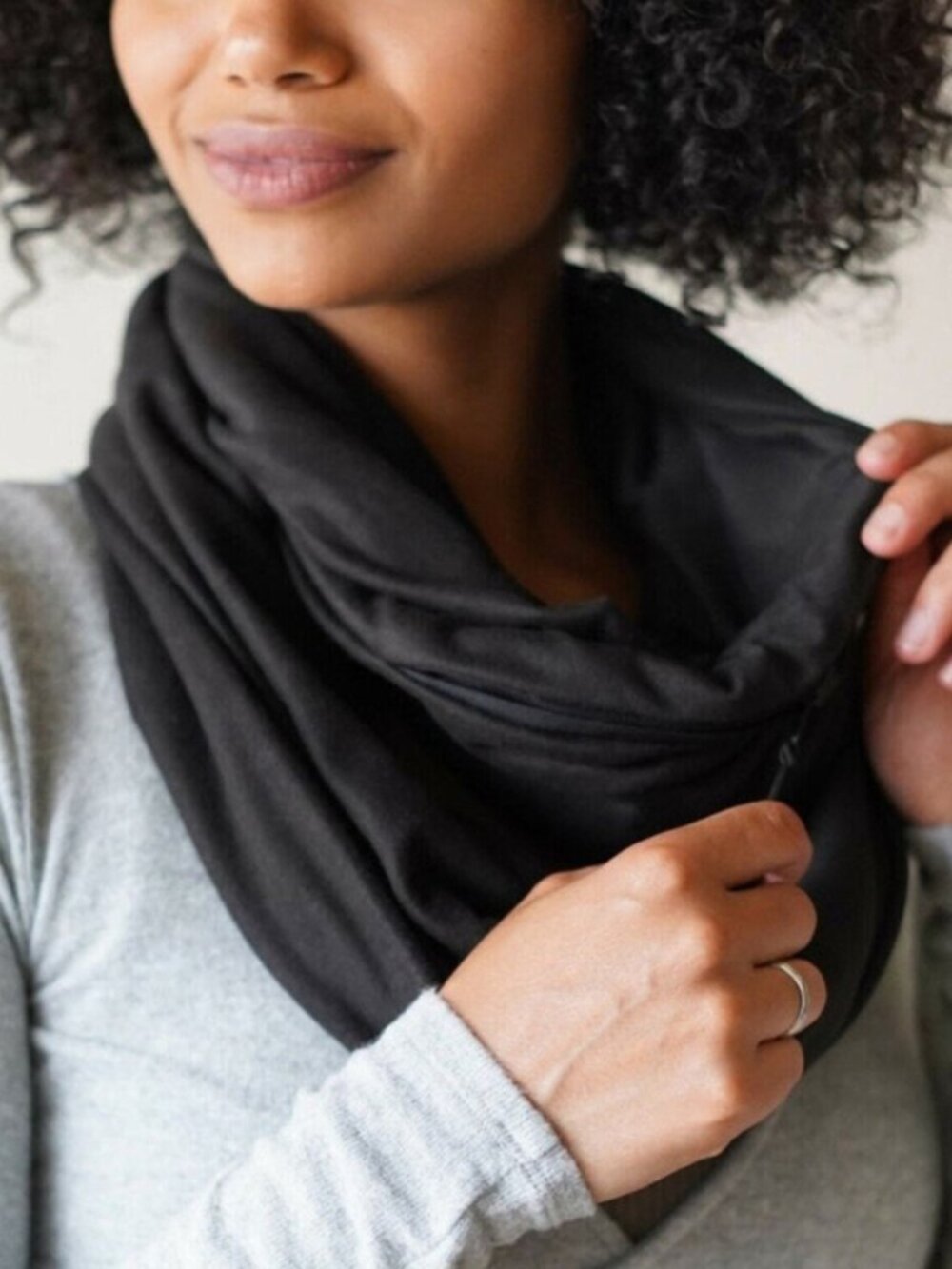 Beyond Yoga Pocket Infinity‎ Scarf Black Hidden Zipper Wrap